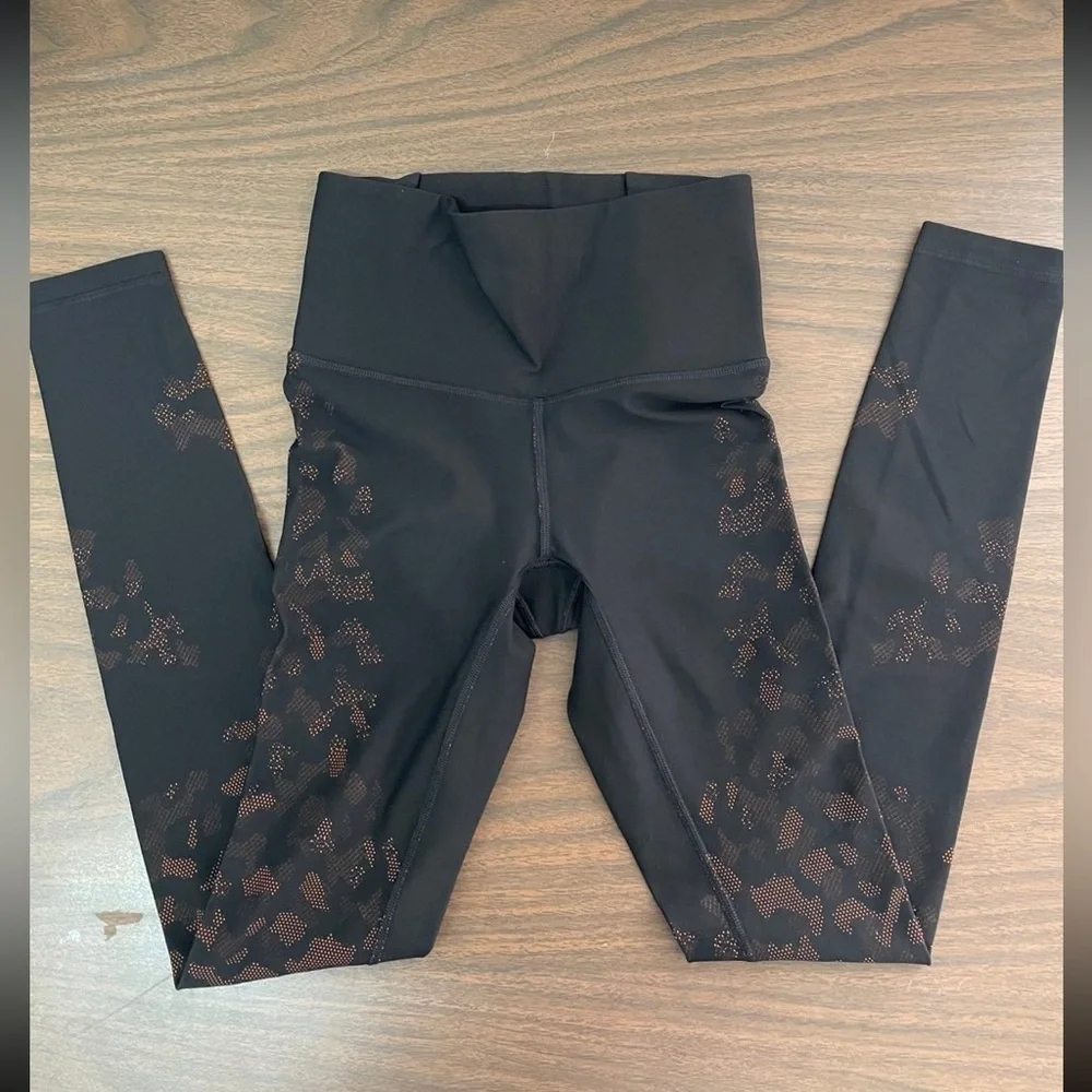 Lululemon mapped out leggings